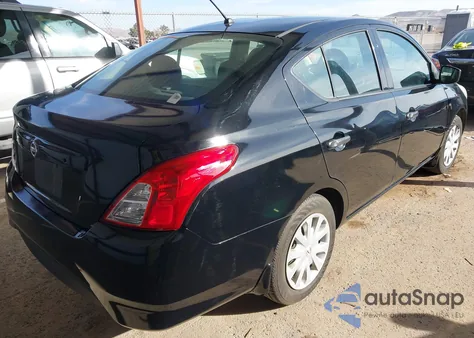 2016 Nissan Versa 1.6 S z USA, uszkodzony, nr VIN 3N1CN7AP9GL856450